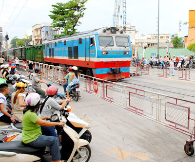 Phấn đấu giảm thiểu tai nạn giao thông đường sắt trên cả 3 tiêu chí